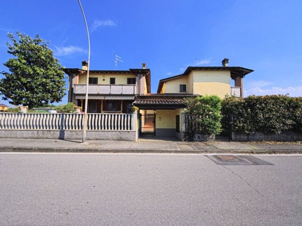 casa indipendente in vendita ad Ospedaletto Lodigiano