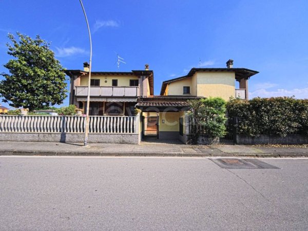 casa indipendente in vendita ad Ospedaletto Lodigiano
