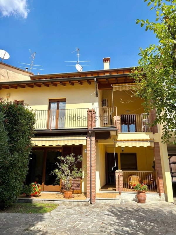 casa semindipendente in vendita ad Ospedaletto Lodigiano