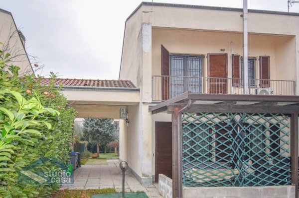 casa indipendente in vendita ad Ossago Lodigiano