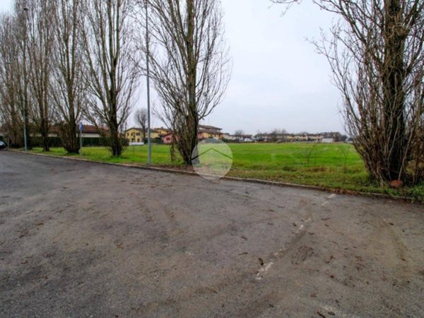 terreno agricolo in vendita ad Ossago Lodigiano