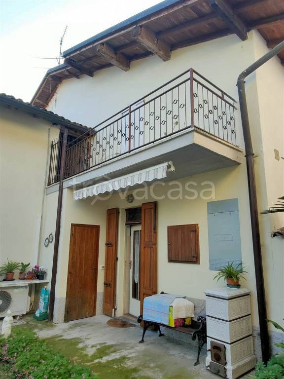 casa indipendente in vendita ad Ossago Lodigiano