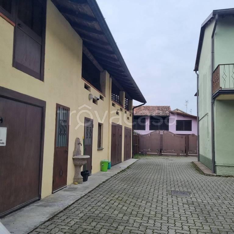 casa indipendente in vendita ad Ossago Lodigiano