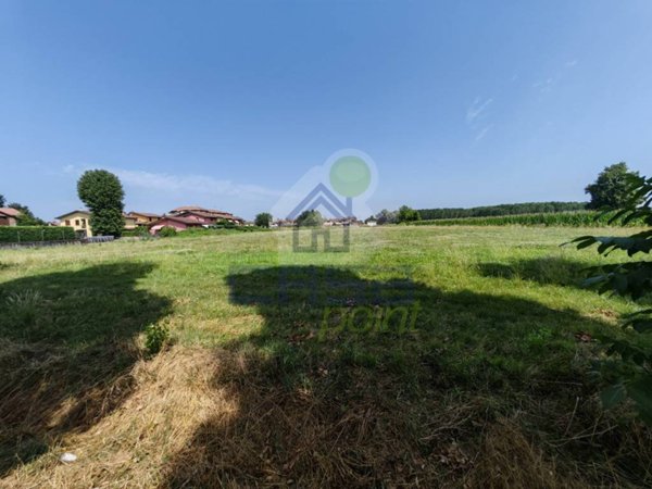 terreno edificabile in vendita ad Ossago Lodigiano