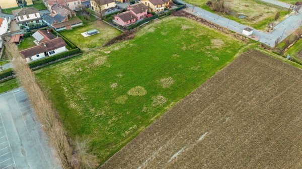 terreno edificabile in vendita ad Ossago Lodigiano