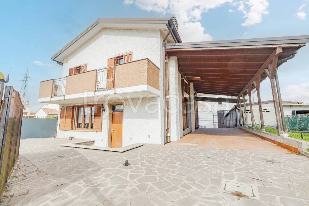 casa indipendente in vendita ad Ossago Lodigiano