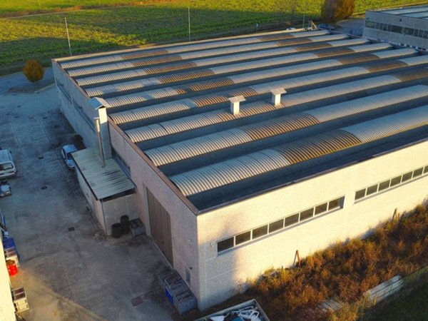 locale commerciale in vendita ad Ossago Lodigiano
