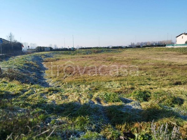 terreno edificabile in vendita a Pieve Fissiraga
