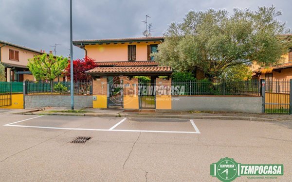 casa indipendente in vendita a Pieve Fissiraga
