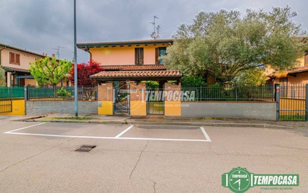 casa indipendente in vendita a Pieve Fissiraga