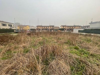 terreno edificabile in vendita a Pieve Fissiraga