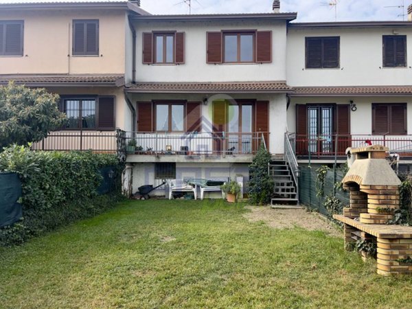 casa indipendente in vendita a Pieve Fissiraga