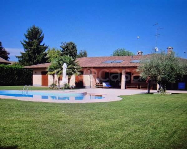 casa indipendente in vendita a Pieve Fissiraga