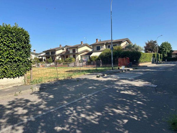 terreno edificabile in vendita a Pieve Fissiraga