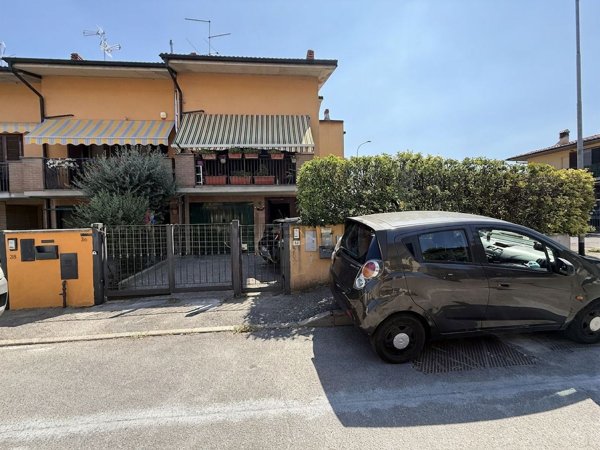 casa indipendente in vendita a Pieve Fissiraga