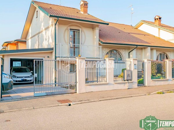 casa indipendente in vendita a Pieve Fissiraga