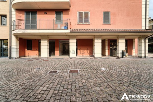locale commerciale in vendita a Salerano sul Lambro