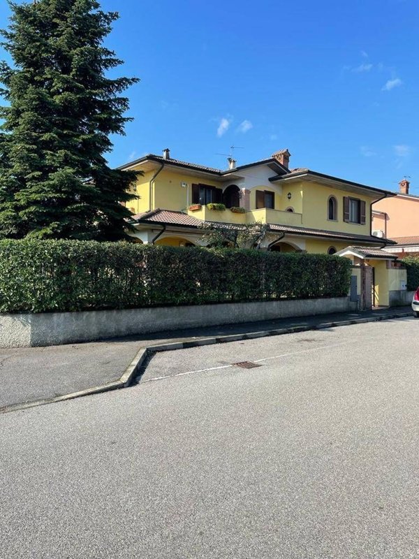 casa indipendente in vendita a Salerano sul Lambro