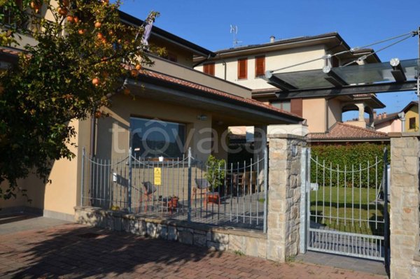 casa indipendente in vendita a Salerano sul Lambro