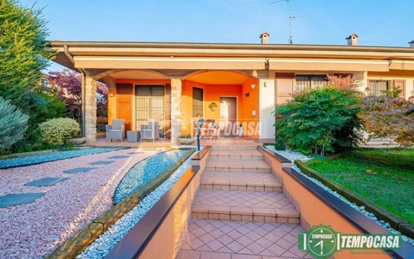 casa indipendente in vendita a Salerano sul Lambro