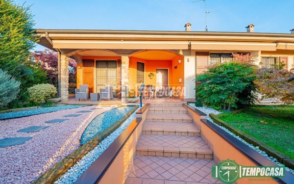 casa indipendente in vendita a Salerano sul Lambro