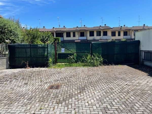 terreno edificabile in vendita a Salerano sul Lambro