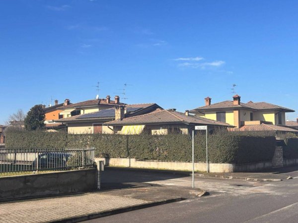 casa indipendente in vendita a Salerano sul Lambro