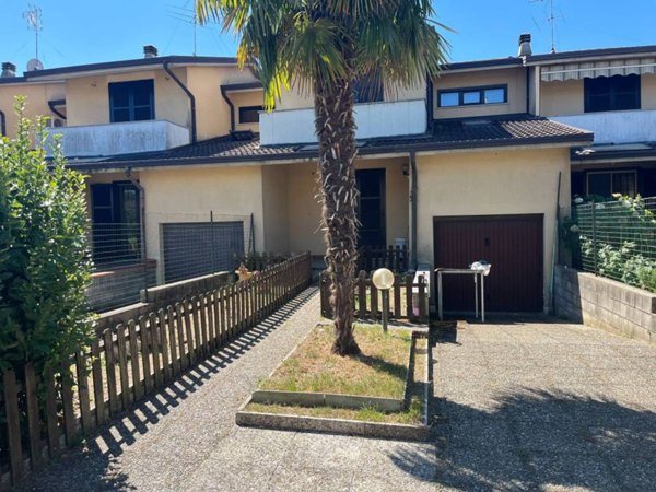 casa indipendente in vendita a Salerano sul Lambro