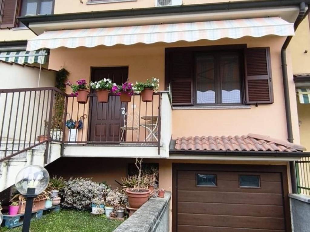 casa indipendente in vendita a Salerano sul Lambro