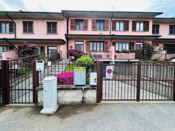 casa indipendente in vendita a Salerano sul Lambro