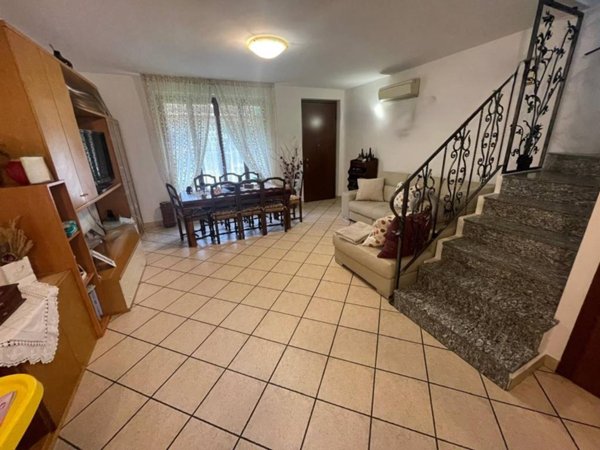 casa indipendente in vendita a Salerano sul Lambro