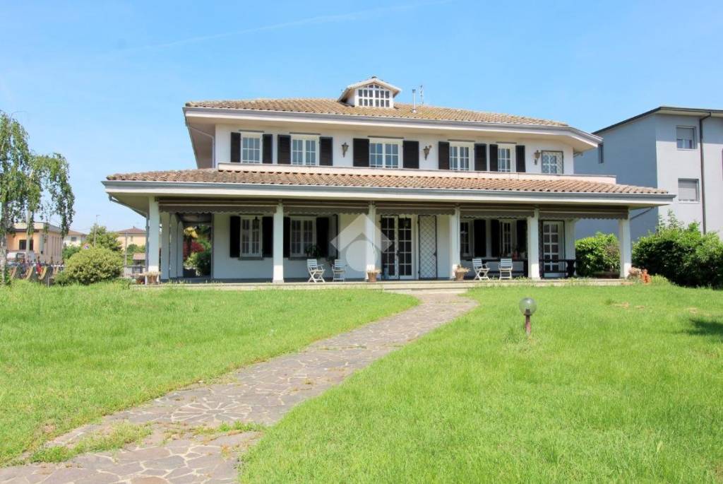 casa indipendente in vendita a Salerano sul Lambro