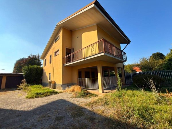 casa indipendente in vendita a San Fiorano