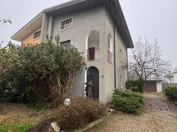 casa indipendente in vendita a San Fiorano