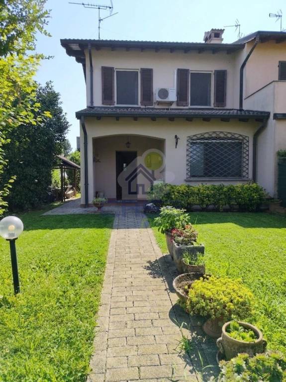 casa indipendente in vendita a San Fiorano