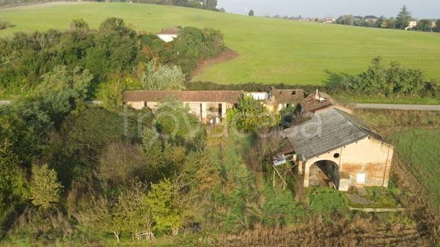 casale in vendita a Pecetto di Valenza in zona Pellizzari