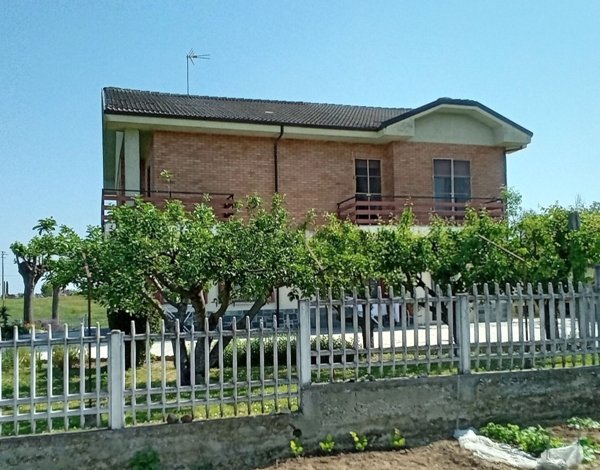 casa indipendente in vendita a Pecetto di Valenza