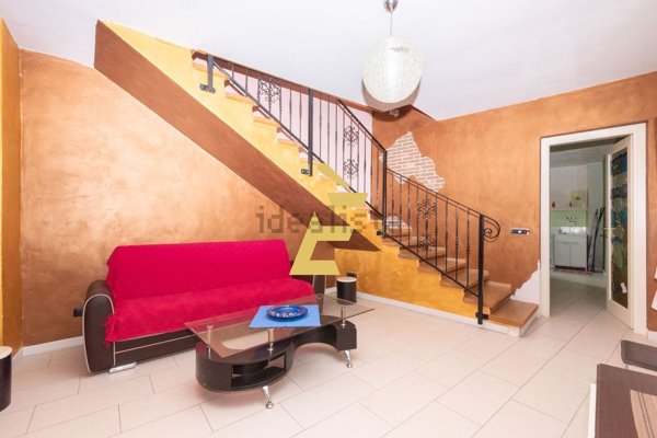 casa indipendente in vendita a Pecetto di Valenza