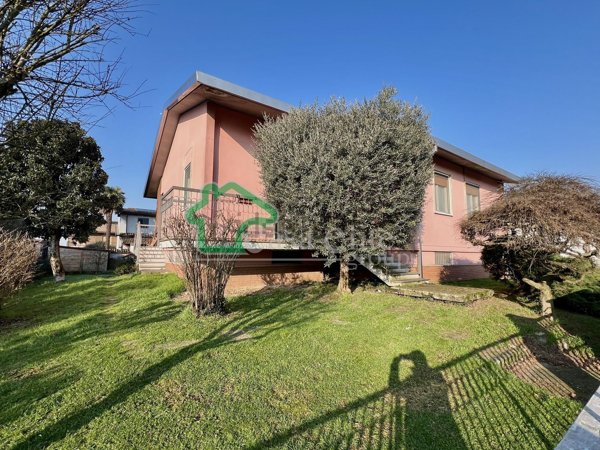 casa indipendente in vendita a San Martino in Strada