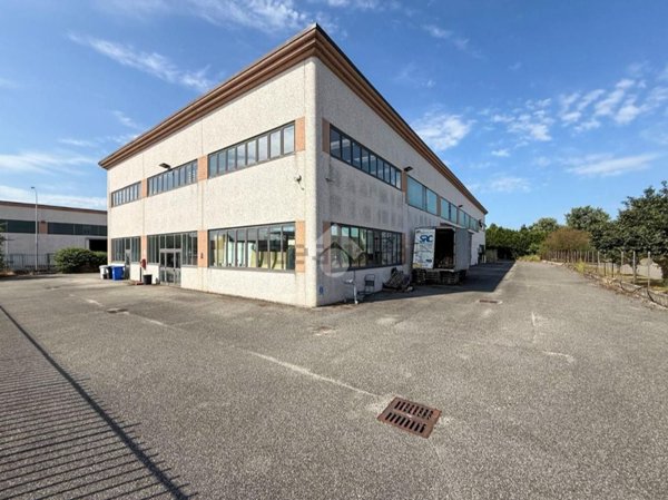 locale commerciale in vendita a San Martino in Strada