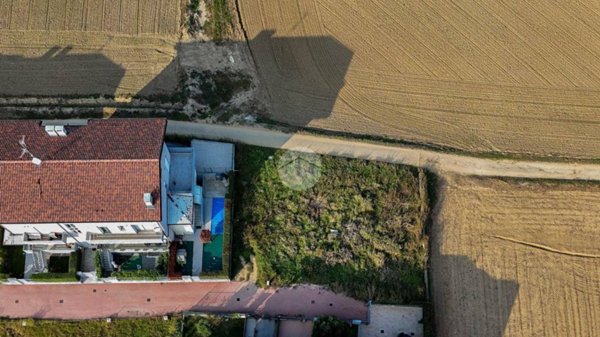 terreno edificabile in vendita a San Martino in Strada