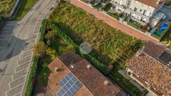 terreno edificabile in vendita a San Martino in Strada