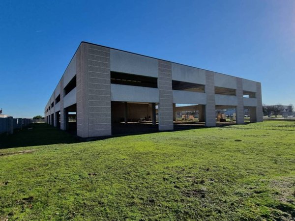 capannone in vendita a San Martino in Strada