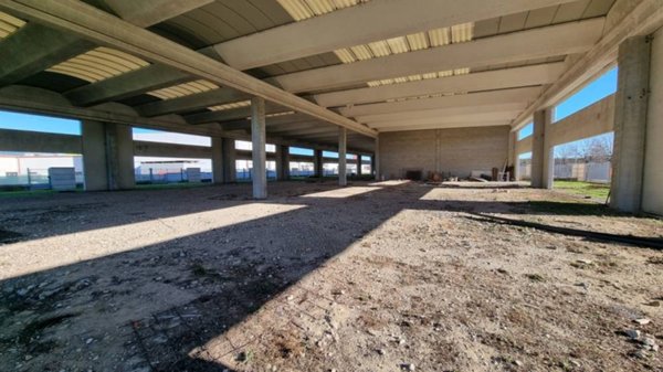 capannone in vendita a San Martino in Strada