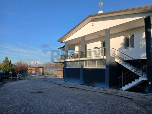 casa indipendente in vendita a San Martino in Strada in zona Sesto