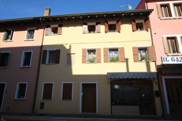 casa indipendente in vendita a San Martino in Strada in zona Sesto