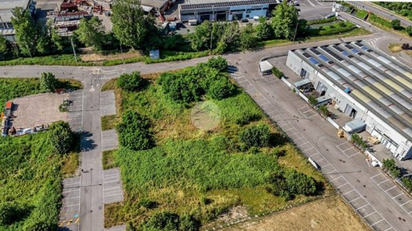 terreno edificabile in vendita a San Martino in Strada