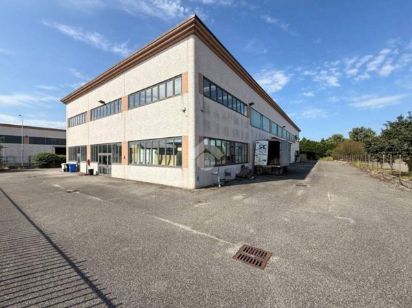 locale commerciale in vendita a San Martino in Strada