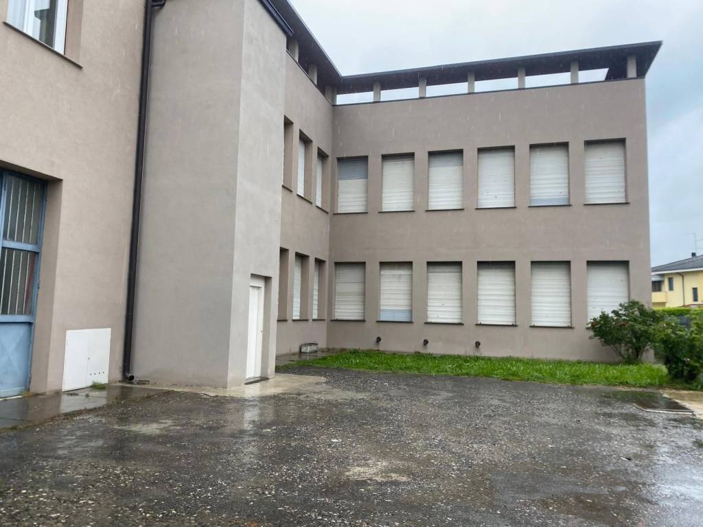 negozio in vendita a San Rocco al Porto