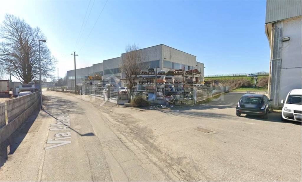 locale commerciale in vendita a San Rocco al Porto